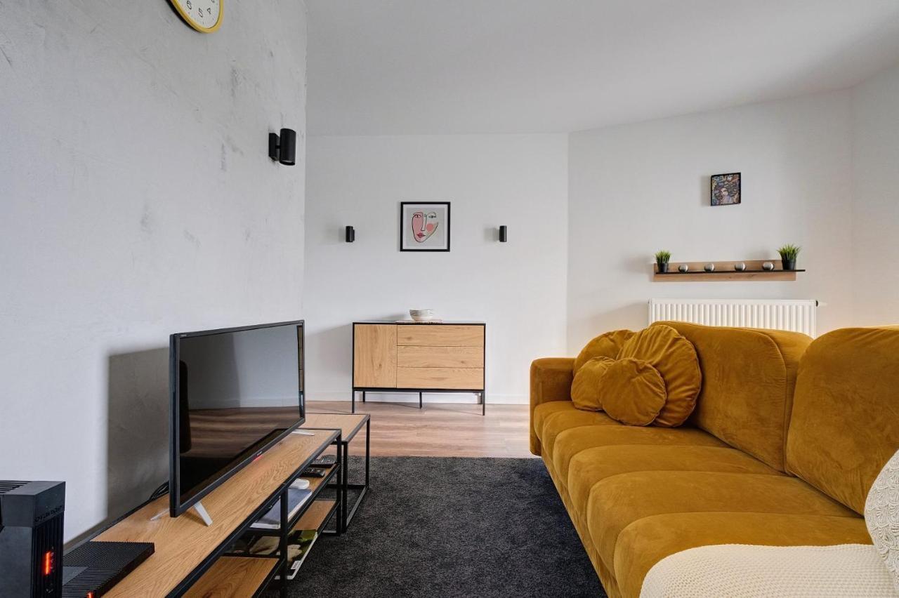 Targowa 10 Modern 2br Apt Warsaw